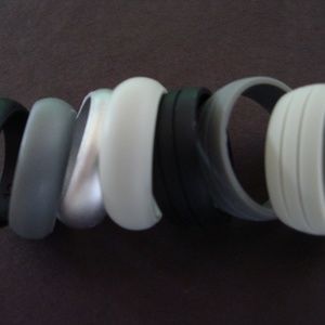 Mens Silcone Wedding Rings 7 pcs Band size 7-12